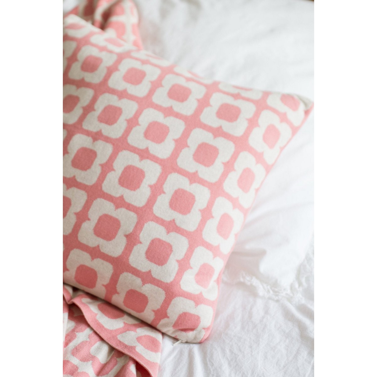 Doris cushion cover pink pink, soft jacquard cotton knitted