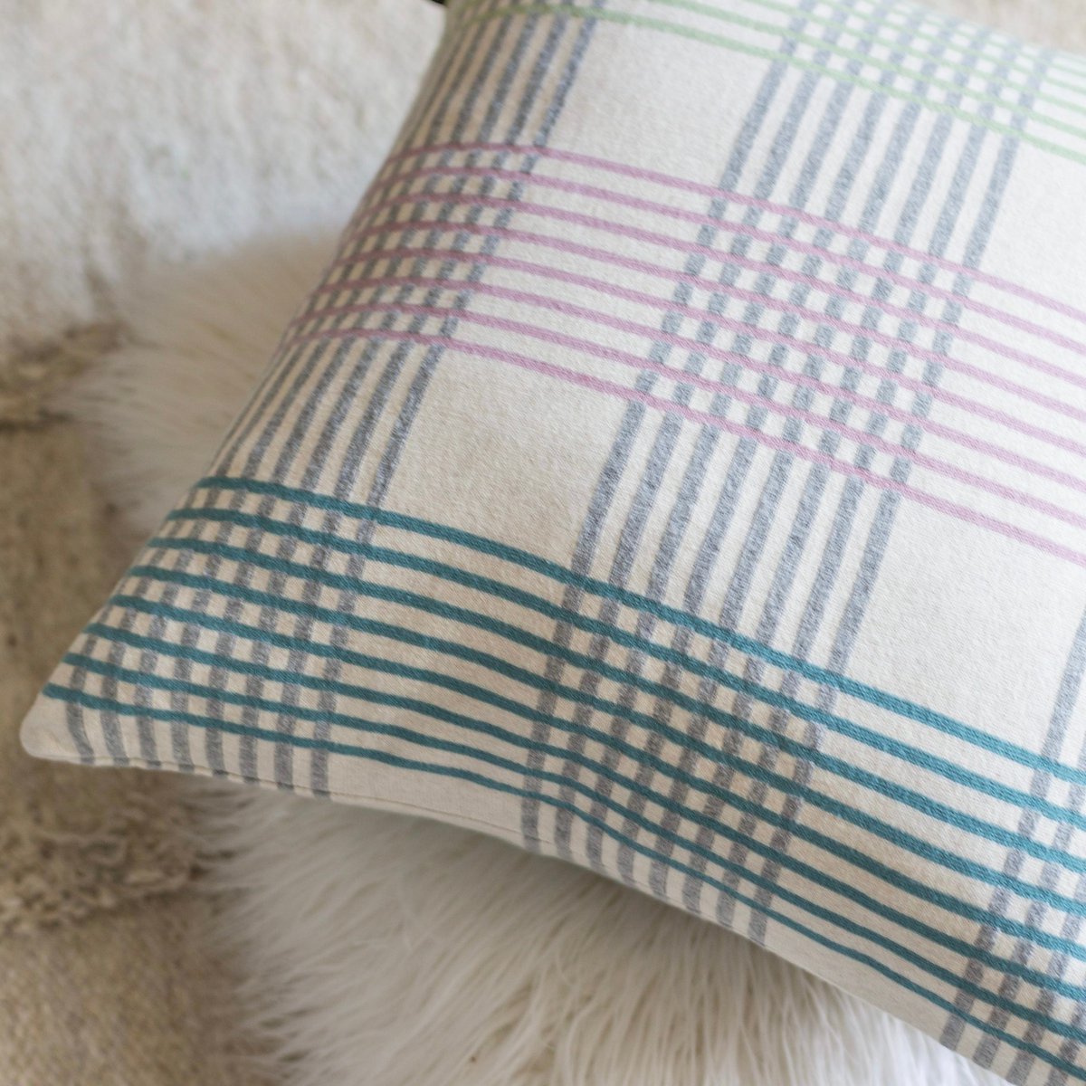 Ruth kussenhoes paars, zacht jacquard gebreid katoen