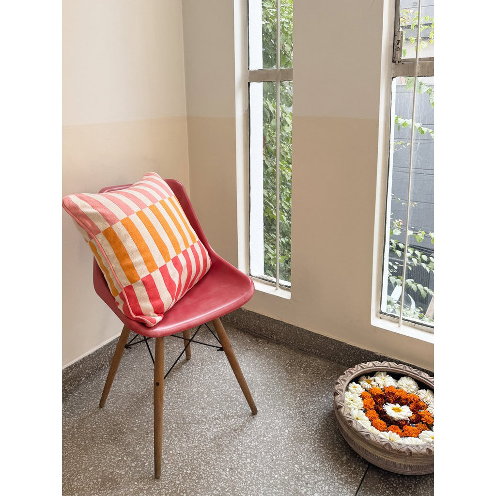 Mojo kussen-dekroze roze, zachte jacquard gebreide katoen.