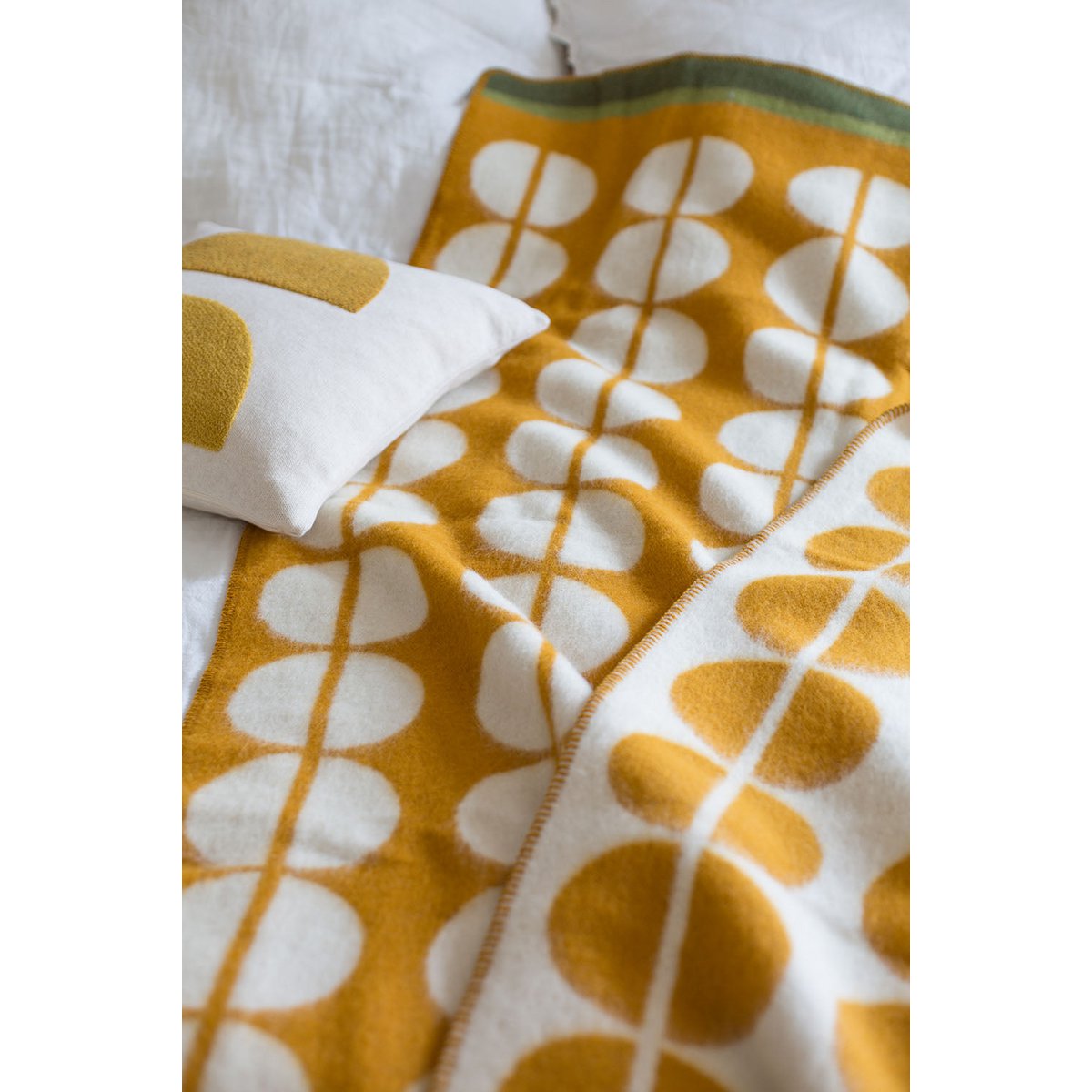 Felix deken geel, jacquard geweven in zachte Noorse wol