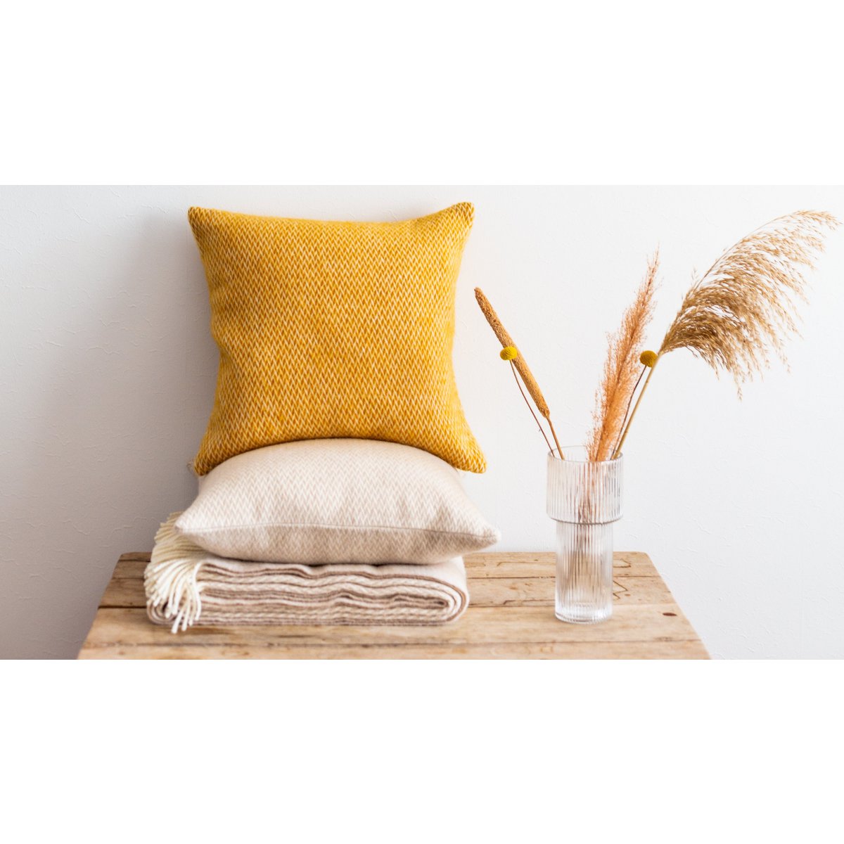 Fanny wollen kussenhoes,  geel