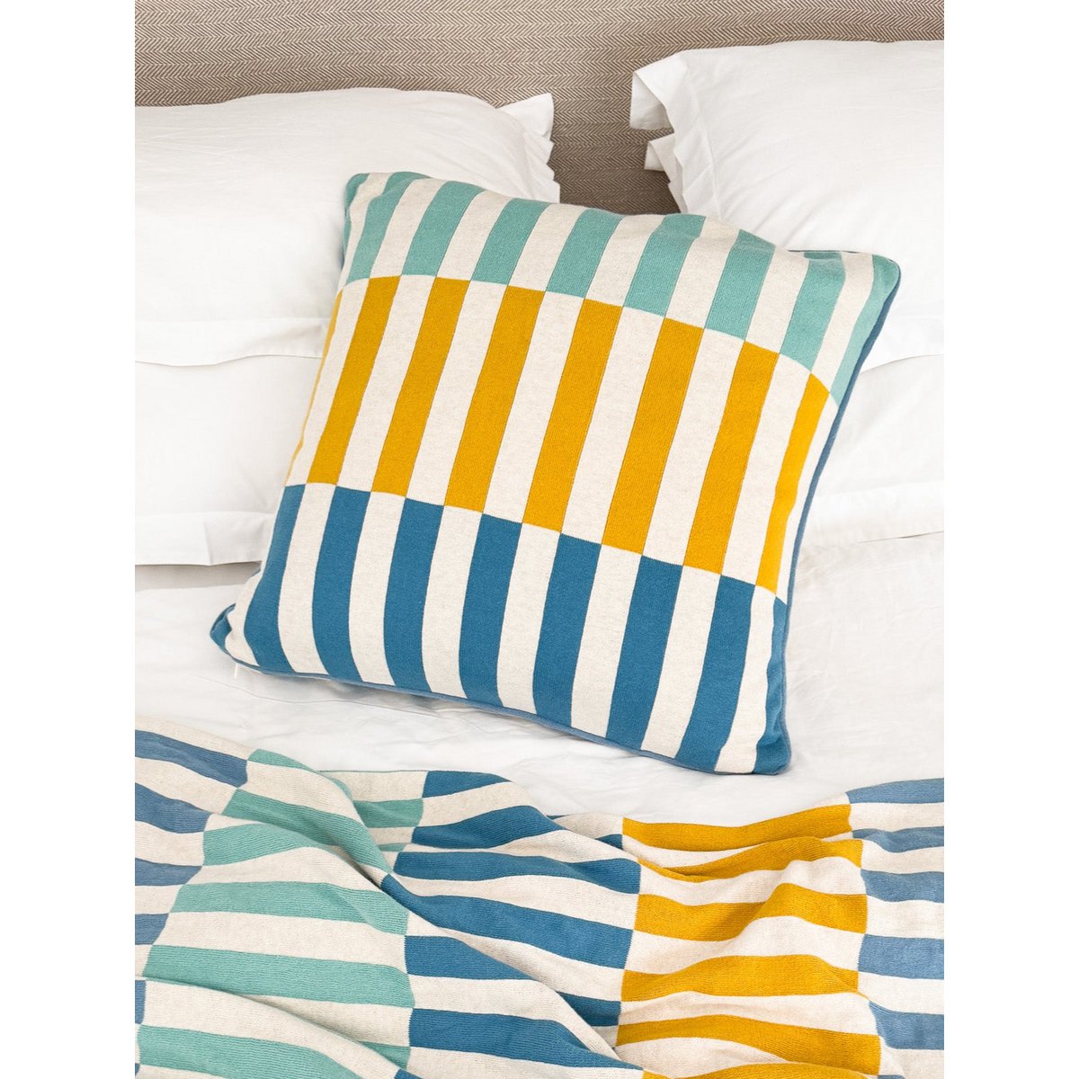 Mojo kussen-dekblauw, zachte Jacquard gebreide katoen.