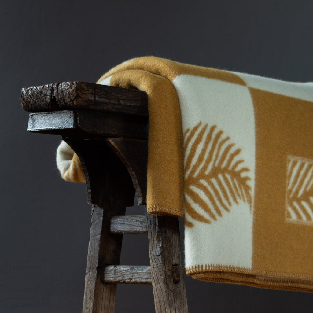Merino wool bed blanket LEAF ocher