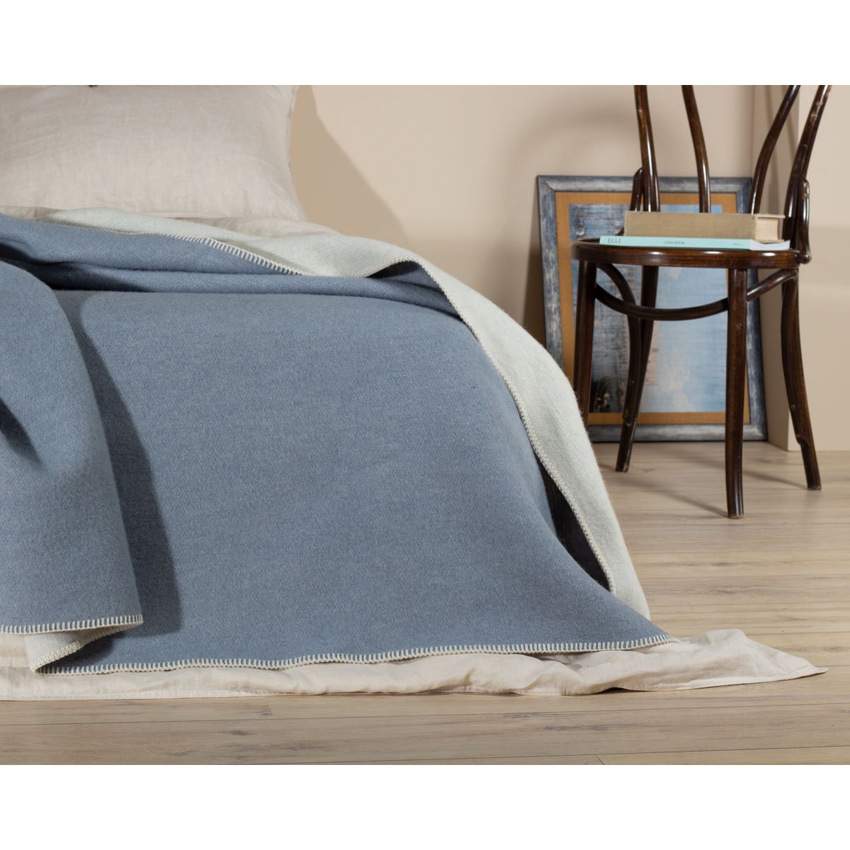 Woolen bed blanket BLUE FOG