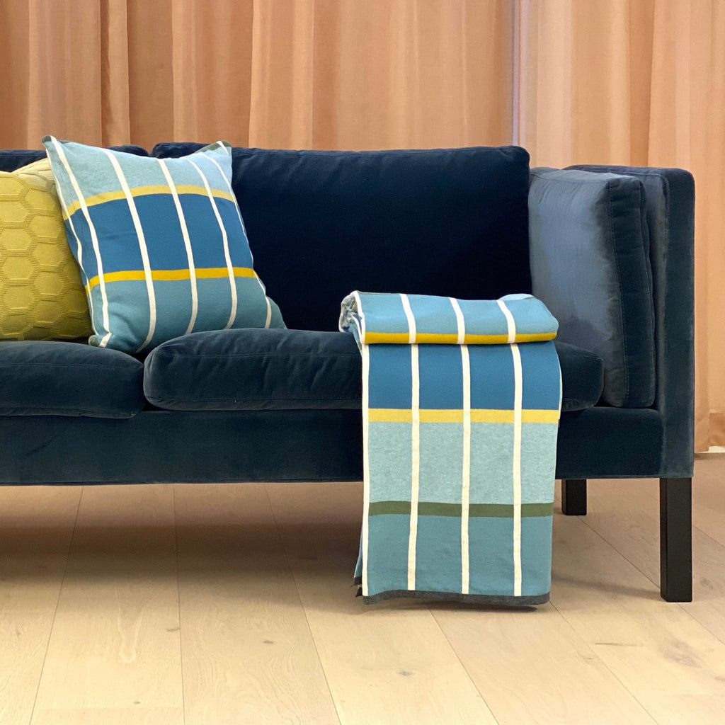 Alvin Blanket Blue, soft jacquard knitted cotton