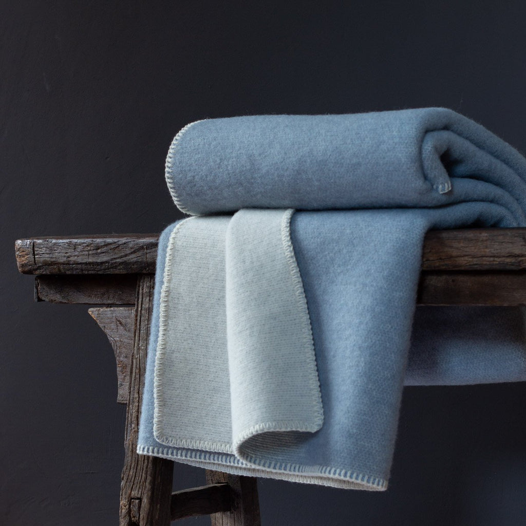 Woolen bed blanket BLUE FOG