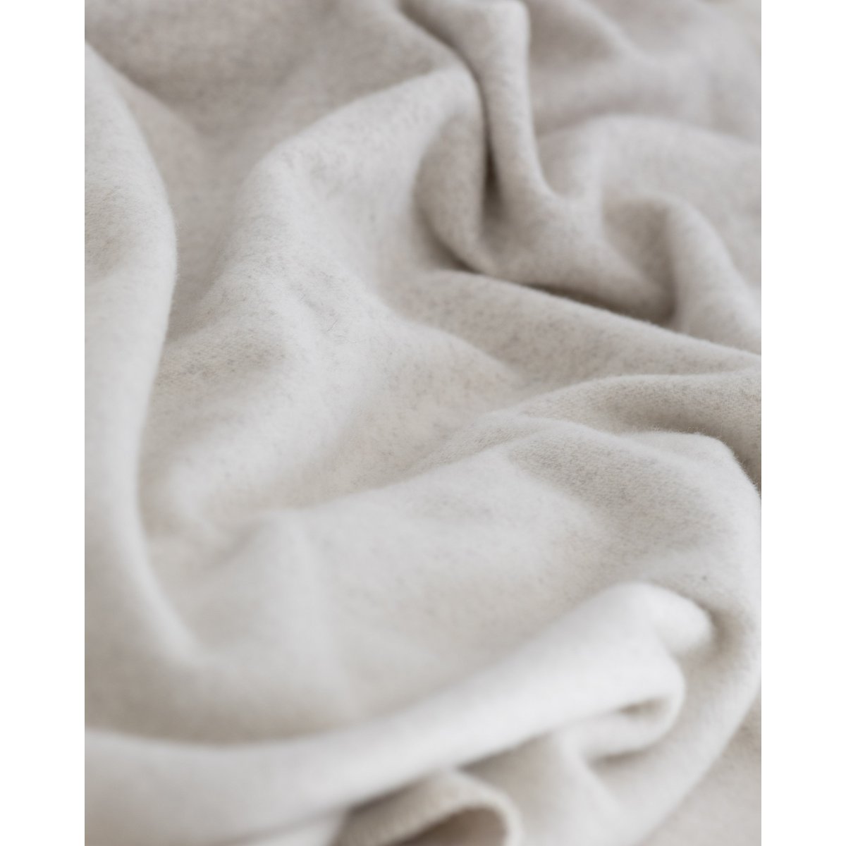 Merino/Cashmere bed blanket ivory dune
